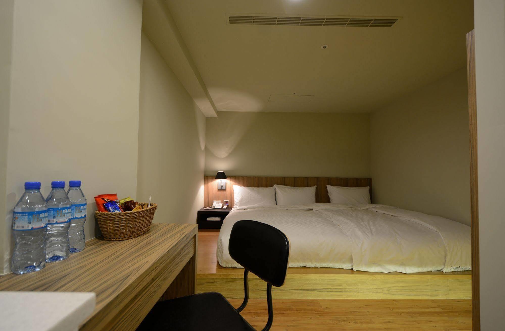 Smile Inn - Taipei Main Station Экстерьер фото